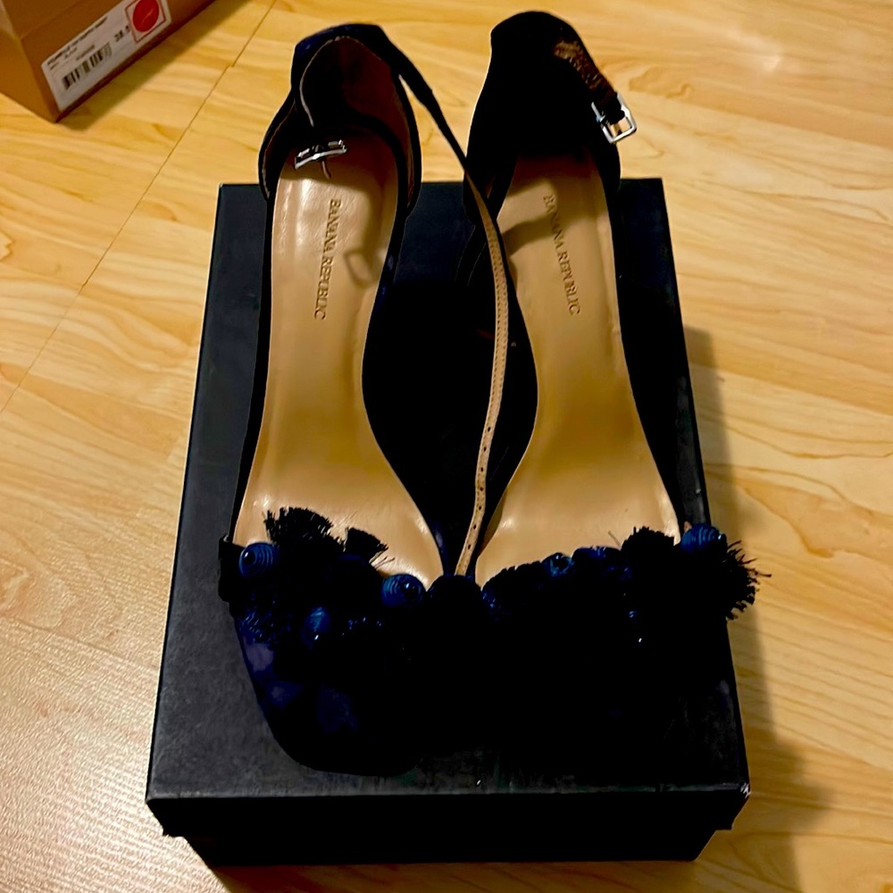 Beautiful blue Banana Republic shoes